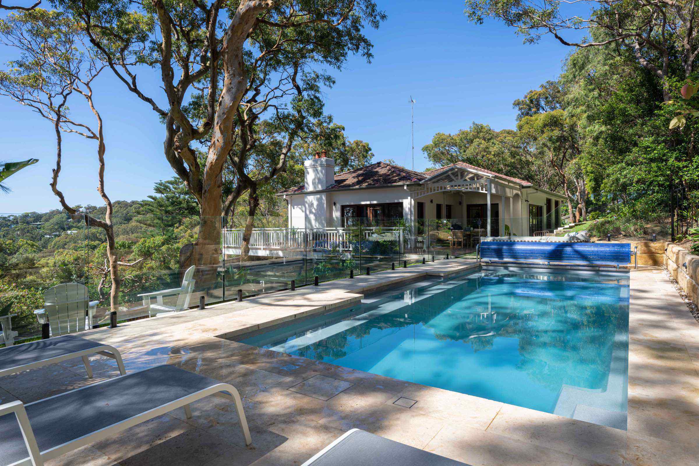Glass fencing at the Avalon Residence, Avalon Beach