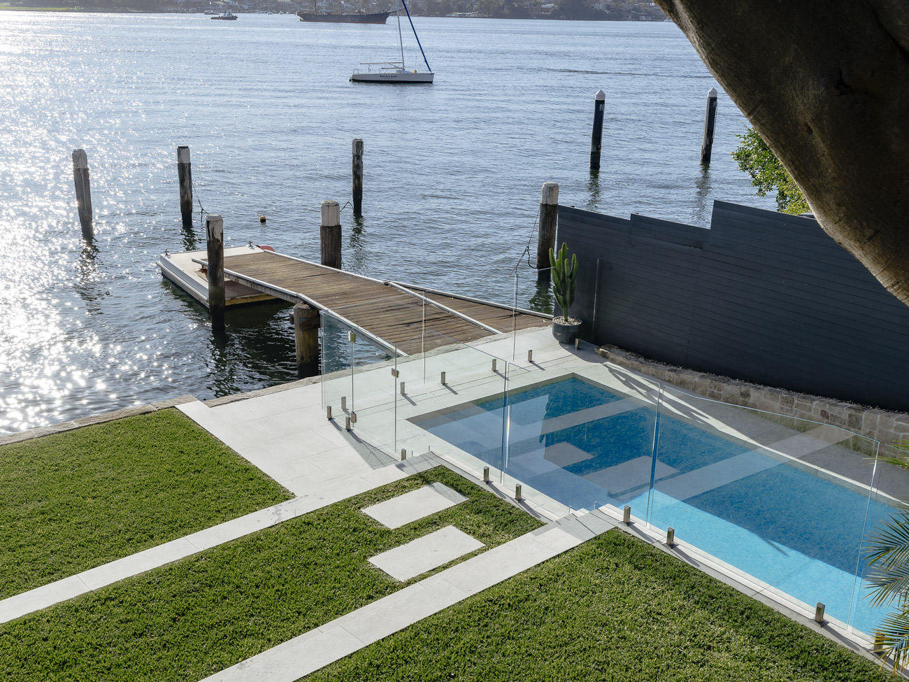 Glass fencing at the Birchgrove Residence