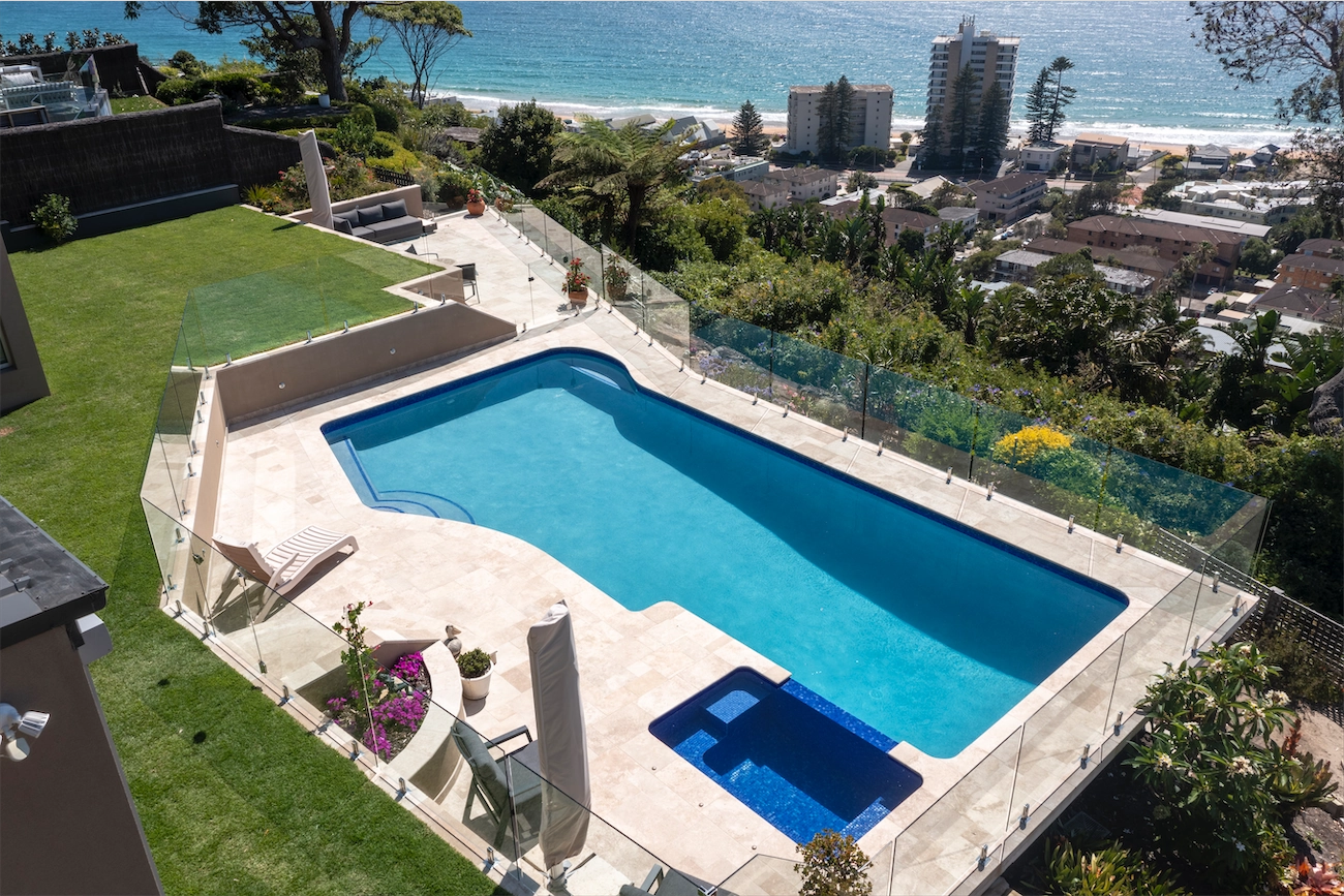 Glass fencing at the Collaroy Plateau Residence