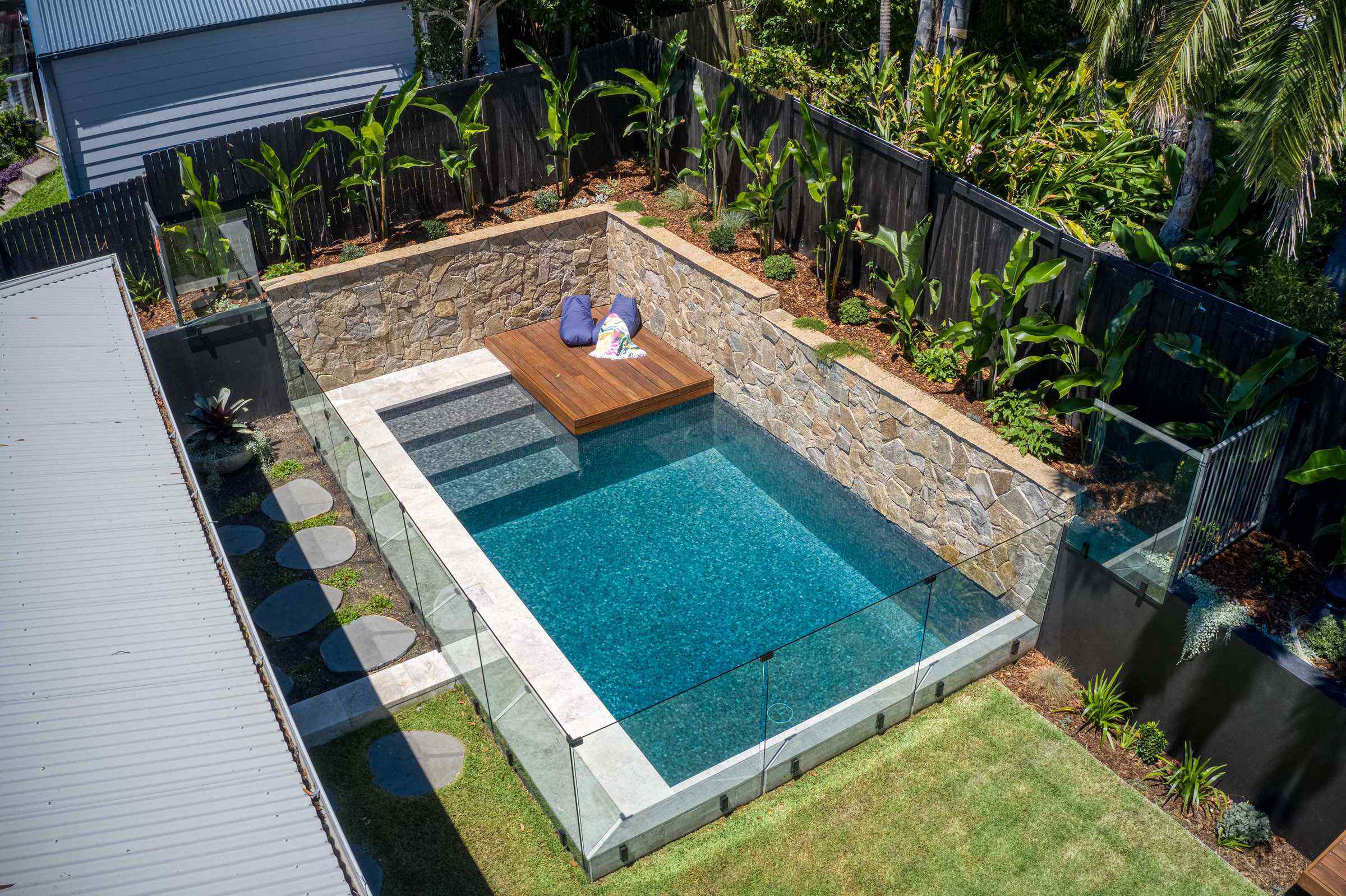 Glass fencing at the Avalon Residence, Avalon Beach