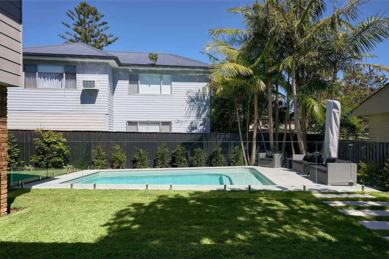 Glass fencing at the Altona Residence, Forestville